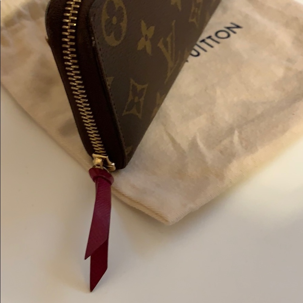 Wallet - Picture 2 of 5